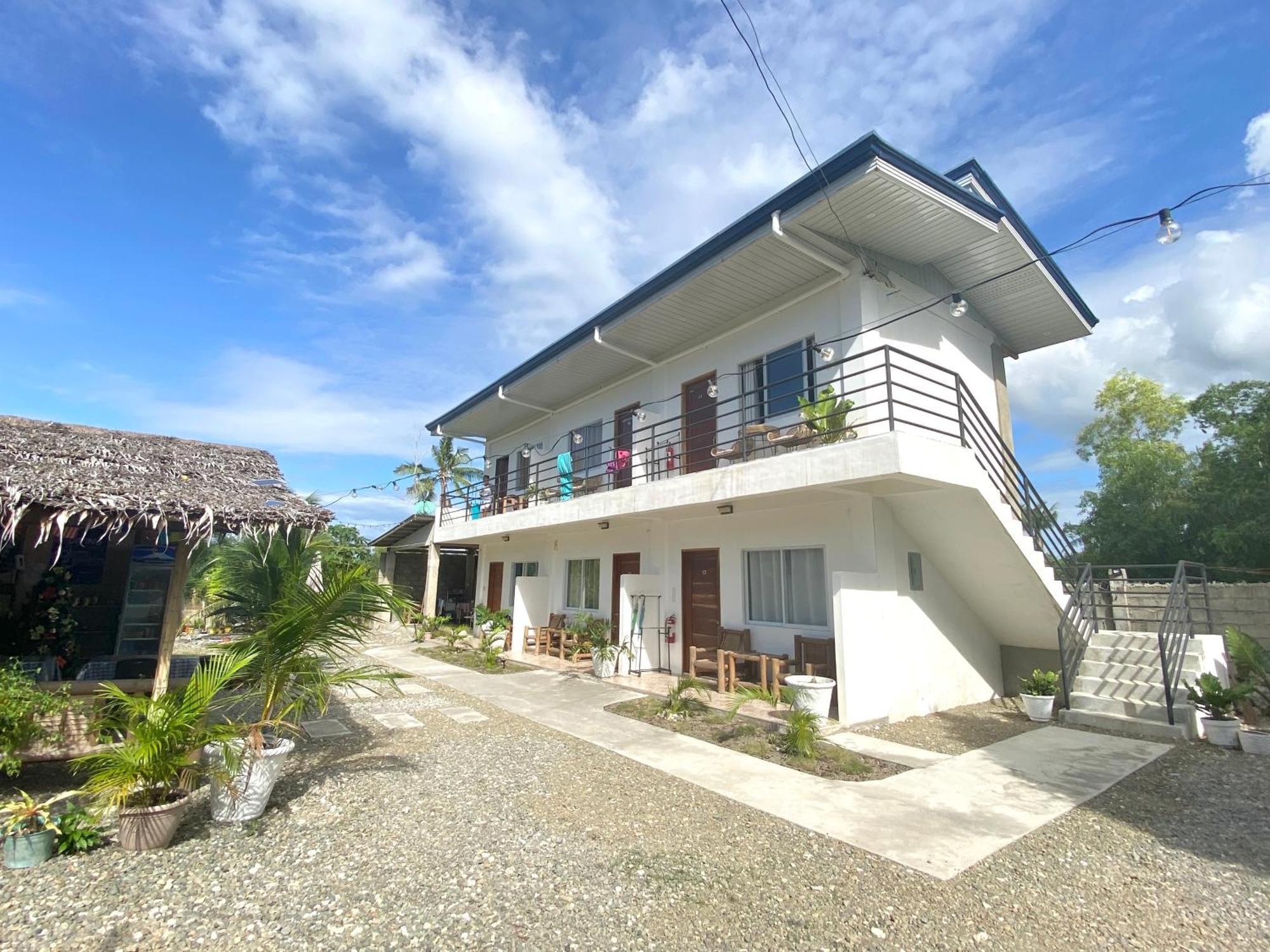 Coconut Inn Moalboal Exterior photo